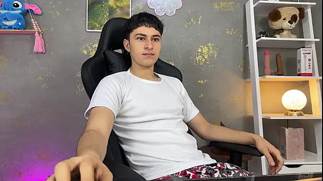 Snapshot of noah_magno_ chatting on 04-11-26, 10:30 noah magno online show from 04-11-26, 10:30