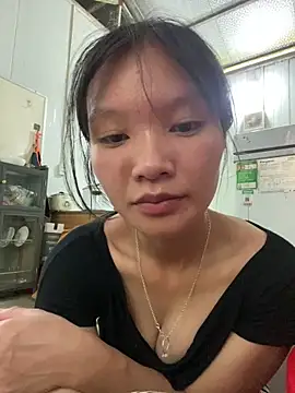 Snapshot of Elisa-a chatting on 05-19-26, 09:37 Elisa-a online show from 05-19-26, 09:37