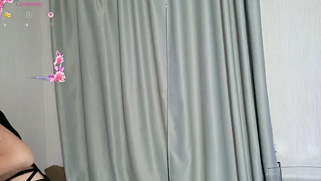 Snapshot of verywetforyou chatting on 07-17-26, 11:06 verywetforyou online show from 07-17-26, 11:06