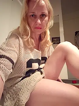 RinaSunX online show from 04-04-26, 02:43