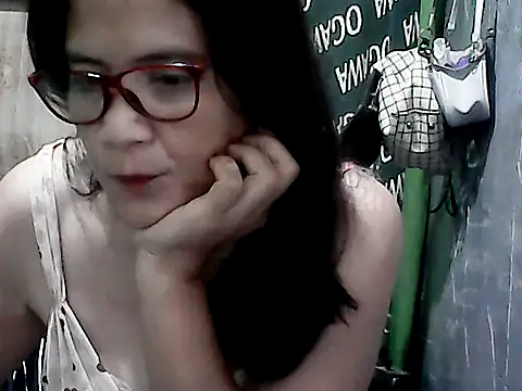 Snapshot of PinayZaira chatting on 04-15-26, 07:10 PinayZaira online show from 04-15-26, 07:10