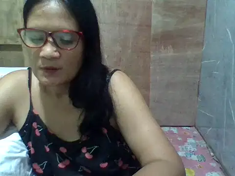 Snapshot of PinayZaira chatting on 05-06-26, 12:10 PinayZaira online show from 05-06-26, 12:10