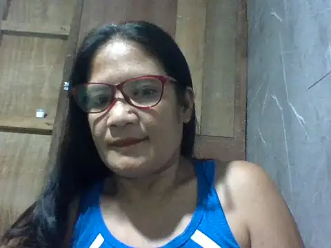 Snapshot of PinayZaira chatting on 05-21-26, 05:09 PinayZaira online show from 05-21-26, 05:09