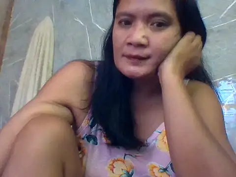 Snapshot of PinayZaira chatting on 07-05-26, 10:39 PinayZaira online show from 07-05-26, 10:39