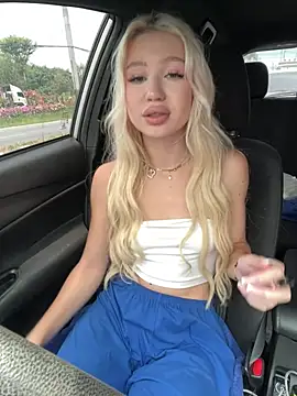 Kiss Auroraa online show from 04-10-26, 04:50