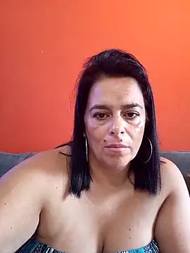 lucianamorocha online show from 04-15-26, 01:40