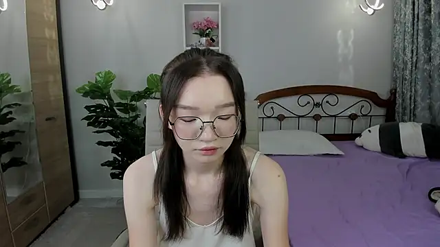 Snapshot of syuri_sun chatting on 06-27-26, 04:34 syuri sun online show from 06-27-26, 04:34
