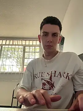 Snapshot of Liam_Fiire chatting on 04-30-26, 07:42 Liam Fiire online show from 04-30-26, 07:42