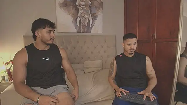 Maxi and Ares online show from 07-10-26, 07:27