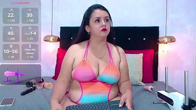 Snapshot of KeiraBrook chatting on 04-06-26, 06:20 KeiraBrook online show from 04-06-26, 06:20