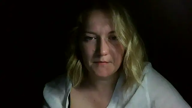 TinaKittyX online show from 05-17-26, 08:49