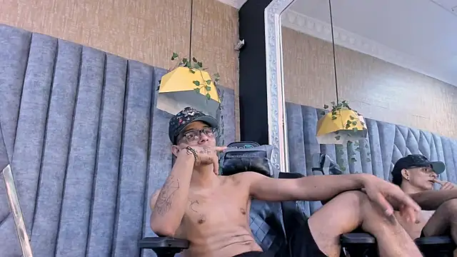 Snapshot of EthanCarterr chatting on 04-05-26, 12:30 EthanCarterr online show from 04-05-26, 12:30