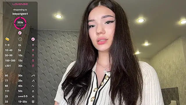 Snapshot of Barbie_Aria chatting on 06-18-26, 04:33 Barbie Aria online show from 06-18-26, 04:33