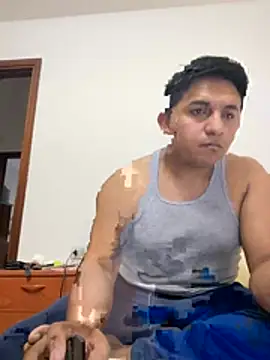Snapshot of Kevinreikkt chatting on 06-09-26, 04:35 Kevinreikkt online show from 06-09-26, 04:35