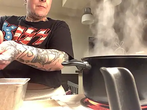 Snapshot of Kitty_bang chatting on 04-14-26, 01:55 Kitty bang online show from 04-14-26, 01:55