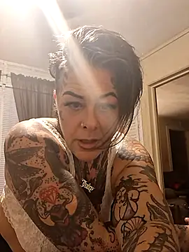 Snapshot of Kitty_bang chatting on 04-15-26, 03:57 Kitty bang online show from 04-15-26, 03:57