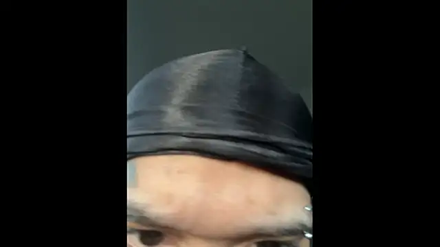 Snapshot of JRNBLU44 chatting on 05-11-26, 12:00 JRNBLU44 online show from 05-11-26, 12:00