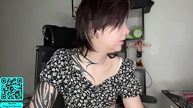 MadalynNosel online show from 07-12-26, 07:10