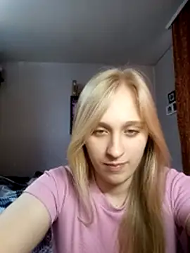 Snapshot of IsOlli chatting on 06-07-26, 01:48 IsOlli online show from 06-07-26, 01:48