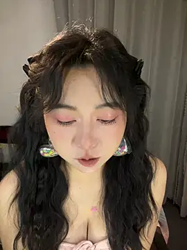 Snapshot of ooooBaby129 chatting on 04-25-26, 01:41 ooooBaby129 online show from 04-25-26, 01:41
