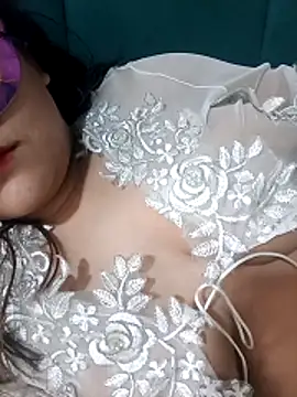 Snapshot of nono_114 chatting on 04-05-26, 01:08 nono 114 online show from 04-05-26, 01:08