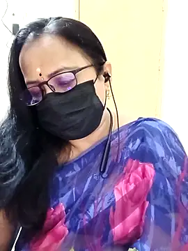 Snapshot of monisha_cam chatting on 04-09-26, 04:23 monisha cam online show from 04-09-26, 04:23