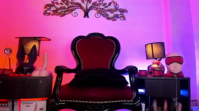 Snapshot of Madamedaphne_ chatting on 07-10-26, 04:53 Madamedaphne online show from 07-10-26, 04:53