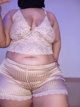 Snapshot of Sexy_yassimna chatting on 06-12-26, 03:33 Sexy yassimna online show from 06-12-26, 03:33