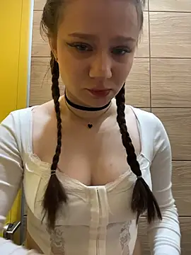 LilMisa online show from 04-04-26, 05:49