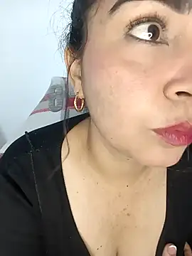 Snapshot of Emily_Divi69 chatting on 04-25-26, 07:00 Emily Divi69 online show from 04-25-26, 07:00