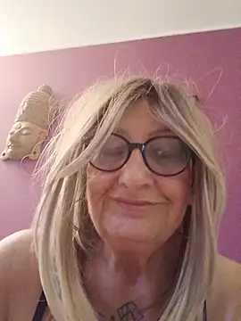 Snapshot of Giava57 chatting on 07-05-26, 01:40 Giava57 online show from 07-05-26, 01:40