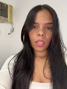 Snapshot of Megan-Carter chatting on 05-12-26, 02:14 Megan-Carter online show from 05-12-26, 02:14