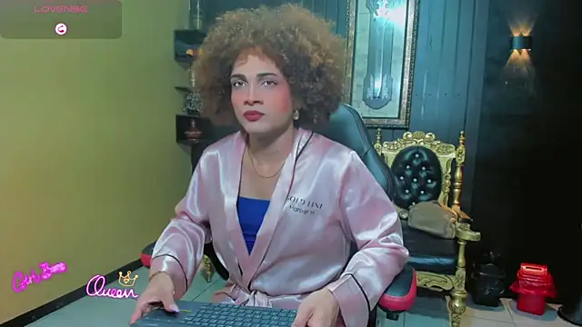 Snapshot of Sharlotte_Jones chatting on 05-27-26, 11:40 Sharlotte Jones online show from 05-27-26, 11:40