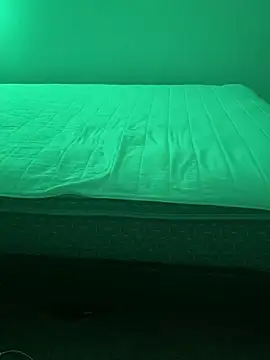 VoyeurismCouple online show from 04-20-26, 08:17