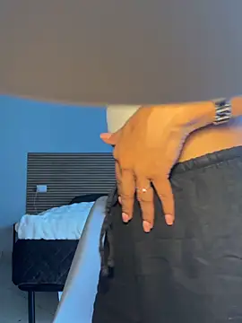 latinacaro- online show from 05-24-26, 10:42