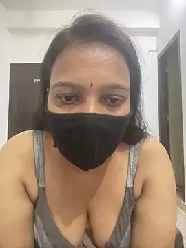 Snapshot of Monika_6999 chatting on 05-25-26, 06:25 Monika 6999 online show from 05-25-26, 06:25