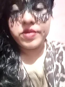 Maskedcurves online show from 04-09-26, 05:51