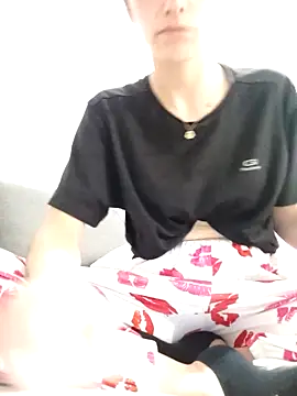 Snapshot of Lolaa92i chatting on 04-03-26, 10:19 Lolaa92i online show from 04-03-26, 10:19