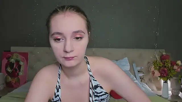 Snapshot of Amy-Desiree chatting on 07-16-26, 01:22 Amy-Desiree online show from 07-16-26, 01:22