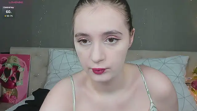 Snapshot of Amy-Desiree chatting on 07-19-26, 01:31 Amy-Desiree online show from 07-19-26, 01:31