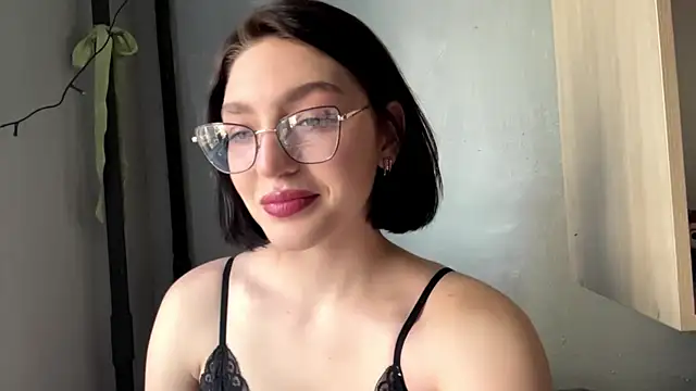 Snapshot of SinfulStarlight chatting on 04-04-26, 05:27 SinfulStarlight online show from 04-04-26, 05:27