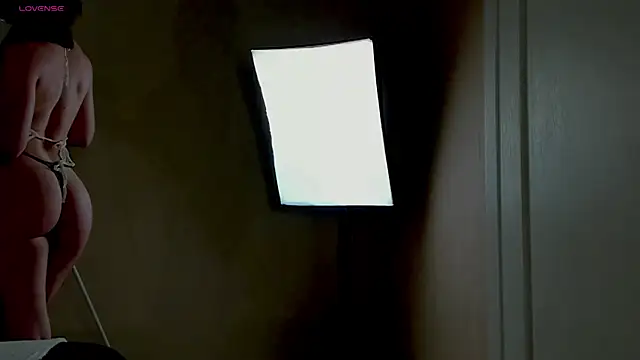 Snapshot of Aphrodite_Portman chatting on 07-14-26, 02:27 Aphrodite Portman online show from 07-14-26, 02:27