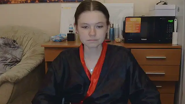 Snapshot of JessicaHolland1 chatting on 06-30-26, 05:47 JessicaHolland1 online show from 06-30-26, 05:47