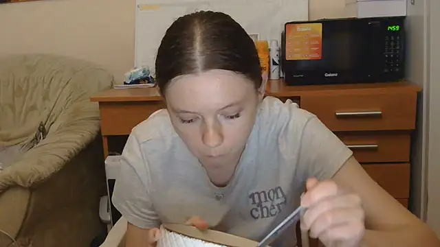 Snapshot of JessicaHolland1 chatting on 07-12-26, 06:43 JessicaHolland1 online show from 07-12-26, 06:43
