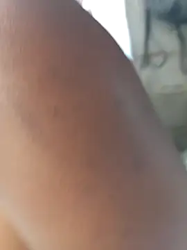 Snapshot of ladyn1 chatting on 04-10-26, 12:43 ladyn1 online show from 04-10-26, 12:43