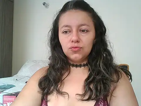 Snapshot of Victoria_club chatting on 06-02-26, 02:08 Victoria club online show from 06-02-26, 02:08