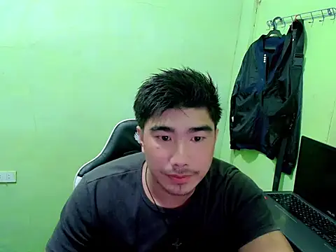 Snapshot of Hunkfireman chatting on 05-27-26, 11:57 Hunkfireman online show from 05-27-26, 11:57