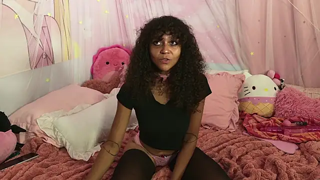 mia hart online show from 06-21-26, 07:33