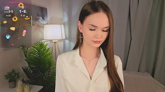 Snapshot of LuraPodraza chatting on 05-24-26, 04:12 LuraPodraza online show from 05-24-26, 04:12