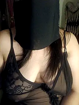 Snapshot of Amira_Egypt chatting on 04-03-26, 10:52 Amira Egypt online show from 04-03-26, 10:52